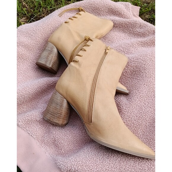 Free People Shoes - Free People Livia Women’s Tan Leather Lace‑Back Zipper Boots EU 37 US 7